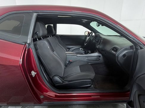 Used 2019 Dodge Challenger R/T w/ Blacktop Package image 5