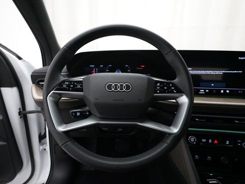 Used 2025 Audi Q5 Premium w/ Convenience Package AWD/4WD image 4