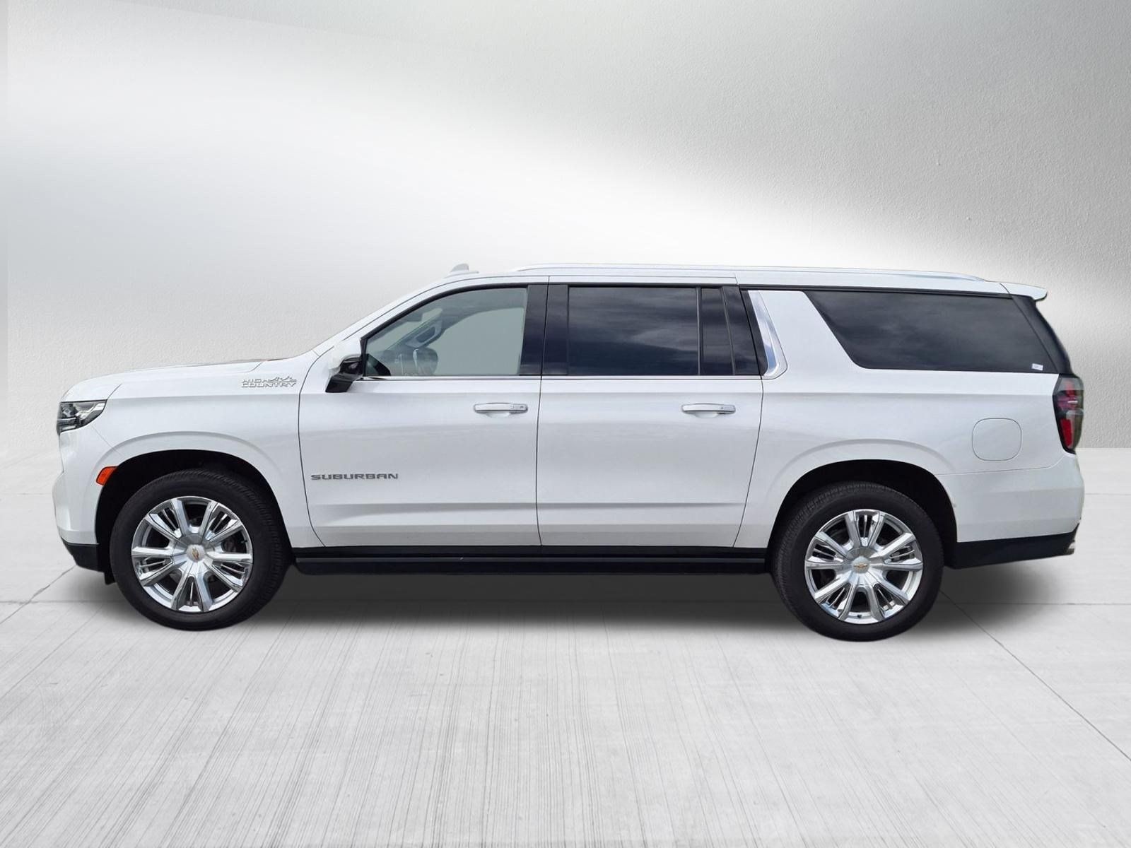 Certified 2021 Chevrolet Suburban High Country w/ Premium Package AWD/4WD image 3
