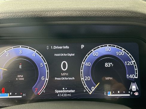 Used 2023 Jeep Grand Cherokee Altitude AWD/4WD image 12