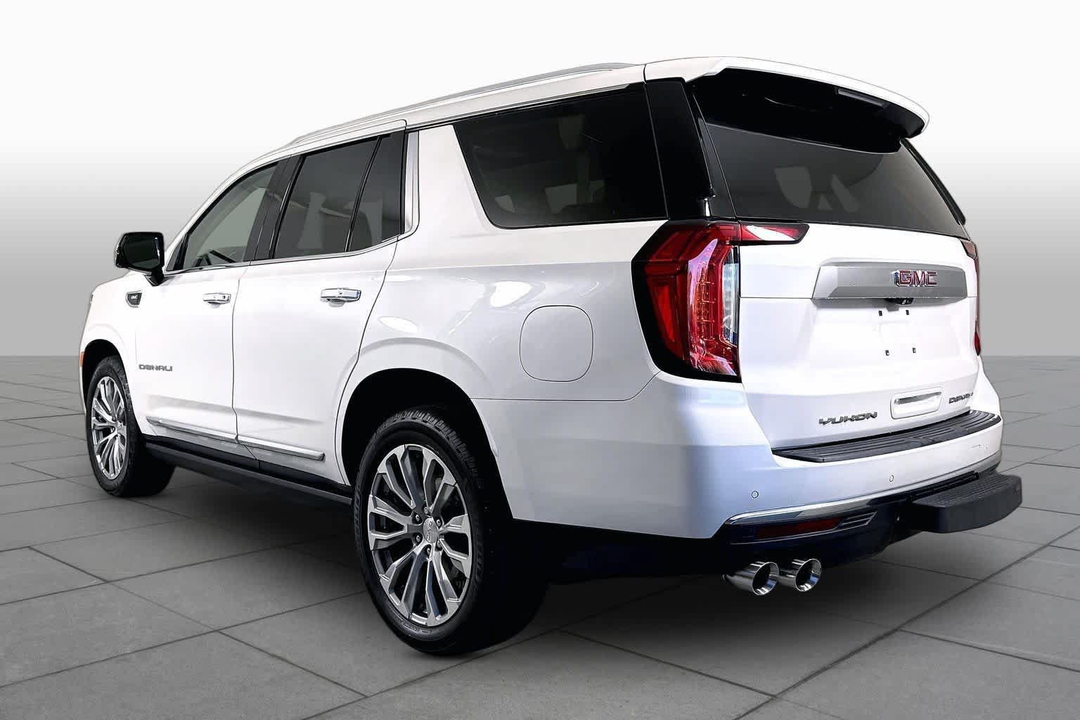 Used 2021 GMC Yukon Denali w/ Denali Premium Package RWD image 12