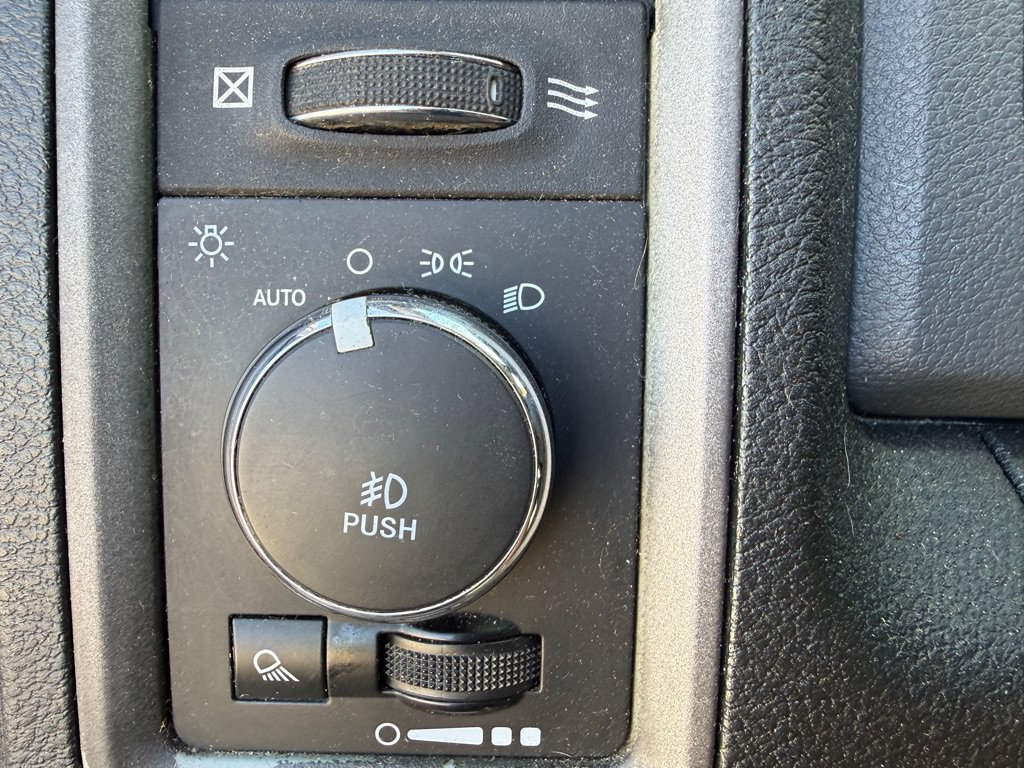 Used 2017 RAM 1500 Express AWD/4WD image 13