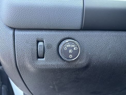 Used 2019 Chevrolet Colorado Z71 w/ LPO, Premium Interior Package image 46