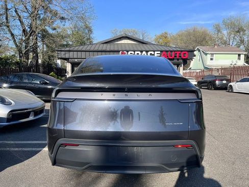 Used 2026 Tesla Model Y AWD image 2