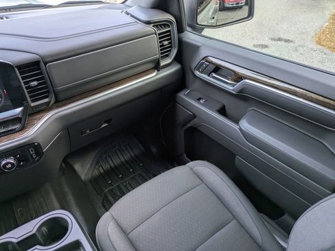 Used 2024 GMC Sierra 1500 Elevation w/ LPO, Elevation Black Package image 17