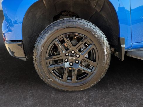 Used 2026 Chevrolet Silverado 1500 LT Trail Boss w/ Dark Appearance Package AWD/4WD image 9