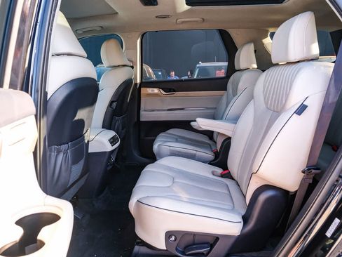 Used 2023 Hyundai Palisade Limited FWD image 19