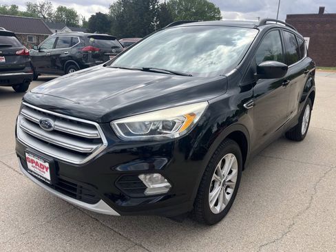 Used 2017 Ford Escape SE w/ Equipment Group 201A AWD/4WD image 1