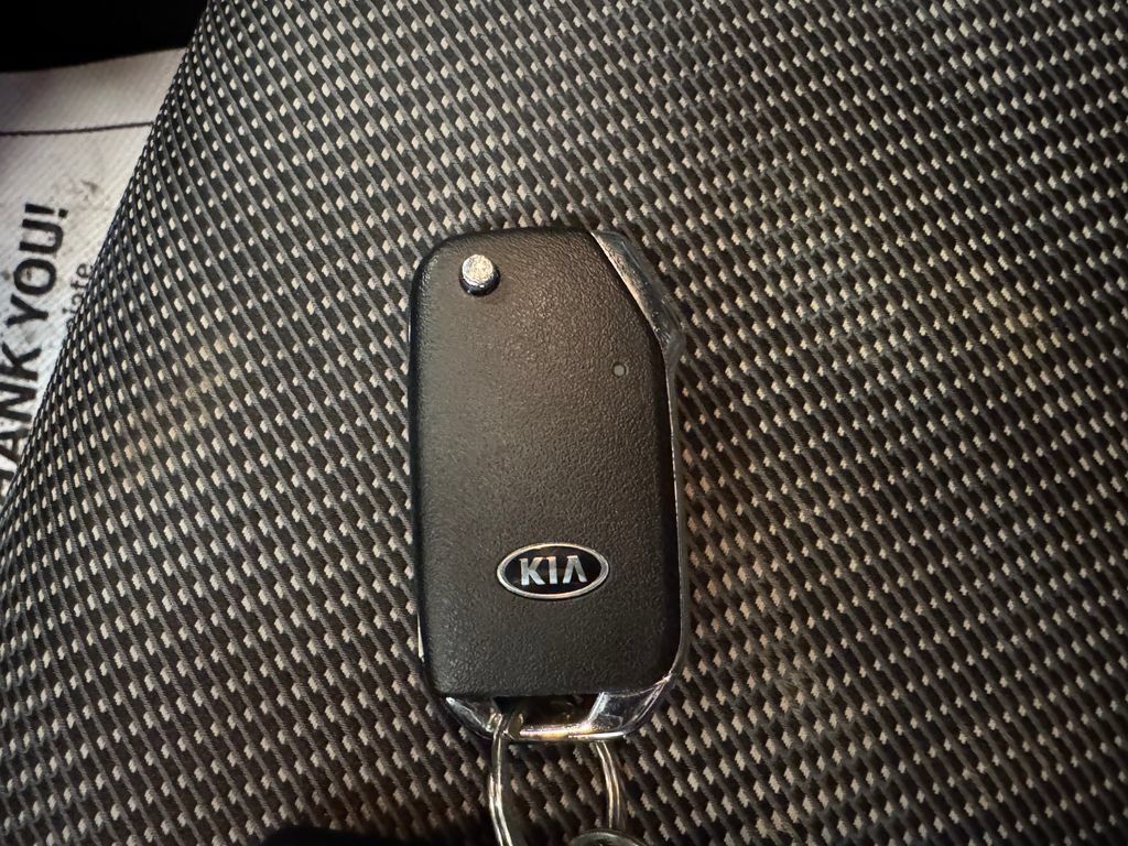 Used 2021 Kia Seltos LX AWD/4WD image 17