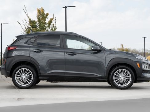Used 2020 Hyundai Kona SEL image 3