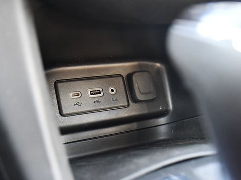 Used 2020 Chevrolet Equinox LT w/ Midnight Edition image 30