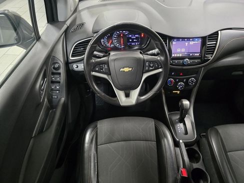 Used 2020 Chevrolet Trax LT w/ LT Convenience Package image 20