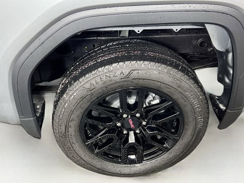 Used 2025 GMC Sierra 1500 Elevation image 24