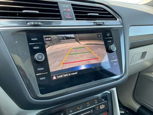 Used 2023 Volkswagen Tiguan SE w/ Panoramic Sunroof Package FWD image 13