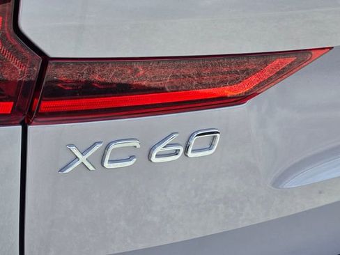 New 2026 Volvo XC60 B5 Plus image 11