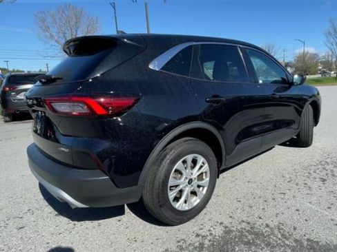 Used 2023 Ford Escape Active AWD/4WD image 2