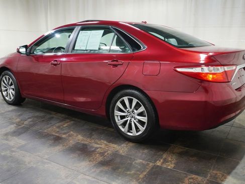 Used 2017 Toyota Camry XLE w/ Moonroof Package image 7