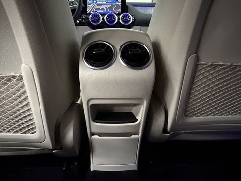 Certified 2025 Mercedes-Benz GLA 250 image 36