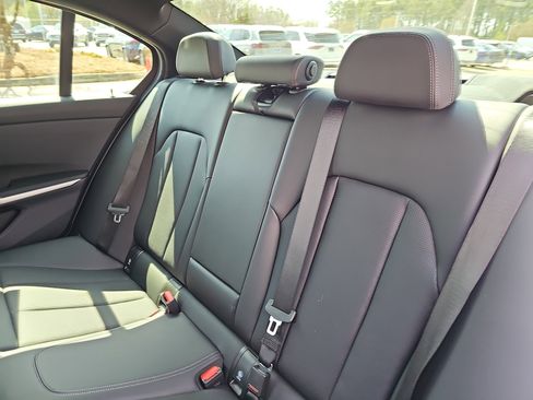 Certified 2025 BMW 330i Sedan w/ Premium Package image 16