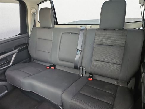 Used 2015 Nissan Titan PRO-4X image 9