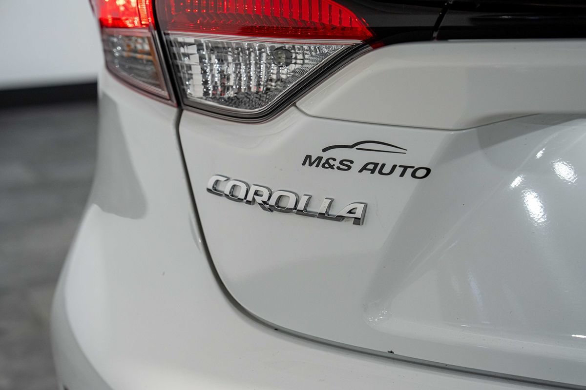Used 2023 Toyota Corolla LE FWD image 11