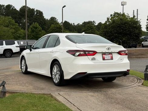 Used 2021 Toyota Camry LE w/ Cold Weather Package FWD image 5