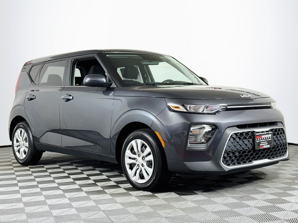 Used 2022 Kia Soul LX FWD image 1