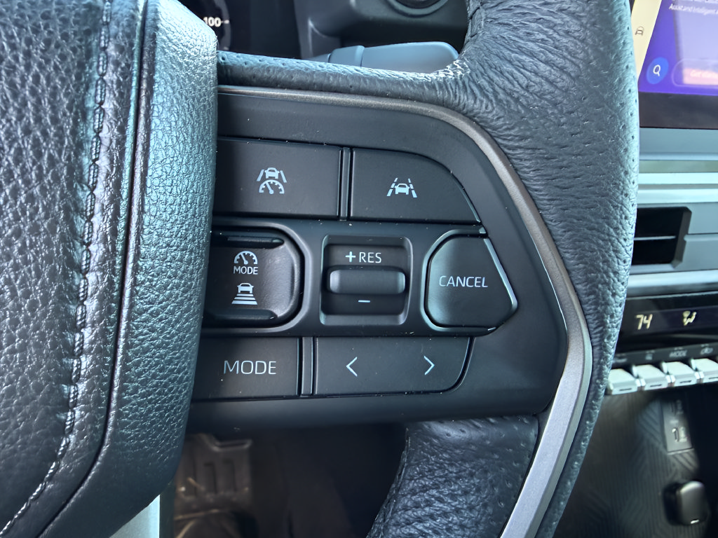 Used 2025 Toyota Tacoma TRD Off-Road AWD/4WD image 17
