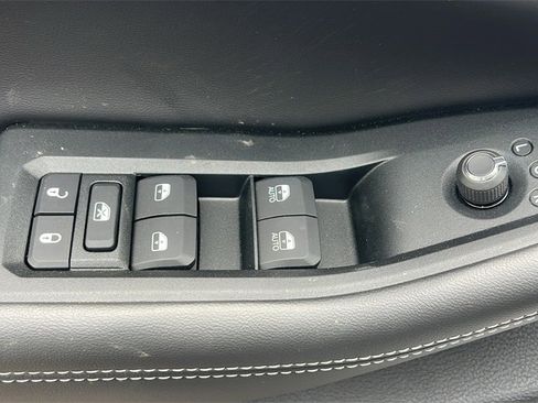 New 2025 Jeep Grand Cherokee Limited w/ Black Appearance Package image 17