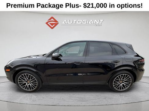 Used 2020 Porsche Cayenne E-Hybrid w/ Premium Plus Package AWD/4WD image 2