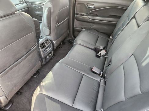 Used 2021 Honda Pilot Touring image 31