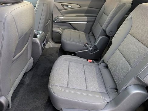 New 2026 Chevrolet Traverse LT image 17