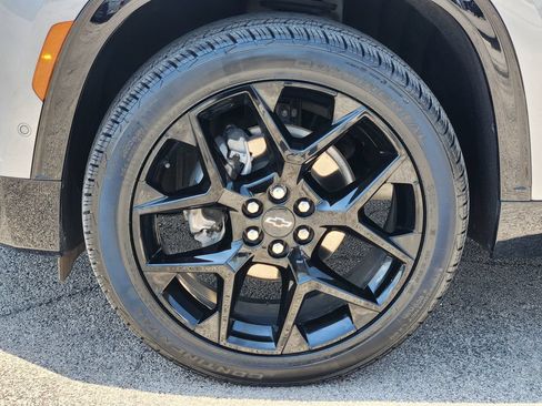 Used 2024 Chevrolet Traverse RS FWD image 10