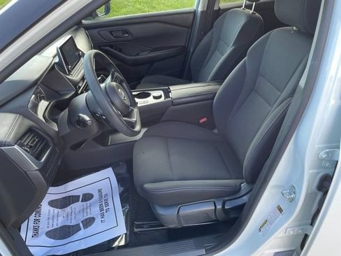 Used 2024 Nissan Rogue S AWD/4WD image 18