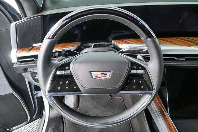 Certified 2026 Cadillac Escalade ESV Platinum Sport w/ LPO, ONYX Package AWD/4WD image 10