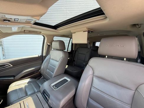 Used 2019 GMC Yukon Denali w/ Denali Ultimate Package AWD/4WD image 28