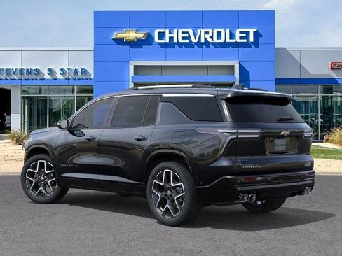 New 2026 Chevrolet Traverse High Country image 3