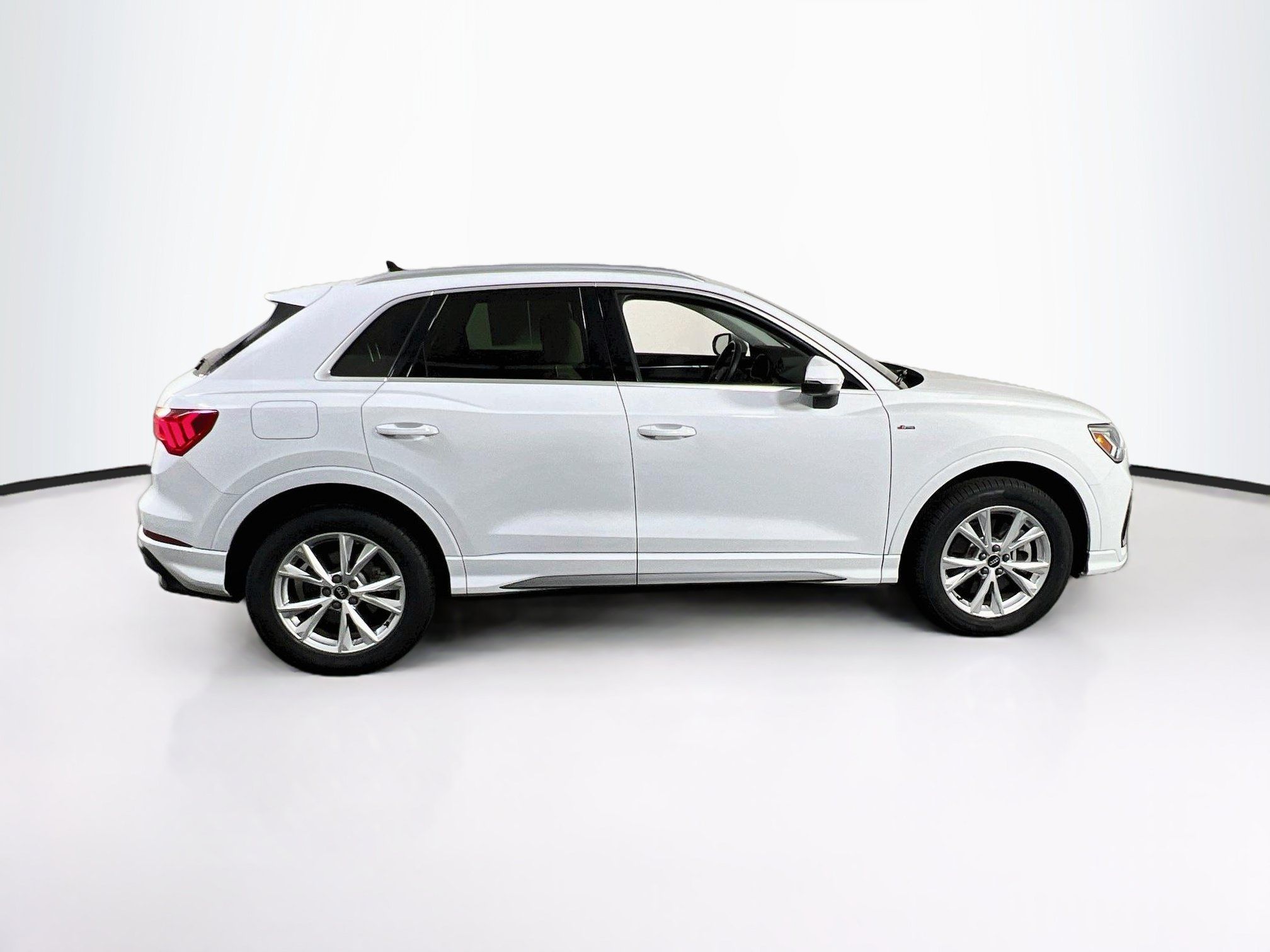 Used 2022 Audi Q3 2.0T Premium Plus AWD/4WD image 4