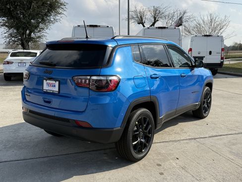 New 2026 Jeep Compass Latitude image 5