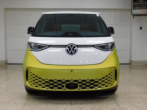 Used 2025 Volkswagen ID. Buzz 1st Edition image 2