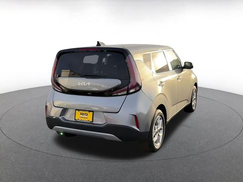 Used 2025 Kia Soul LX w/ LX Technology Package FWD image 15