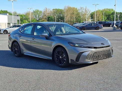 New 2026 Toyota Camry SE FWD image 4