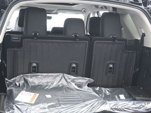 New 2026 Nissan Pathfinder Platinum image 22