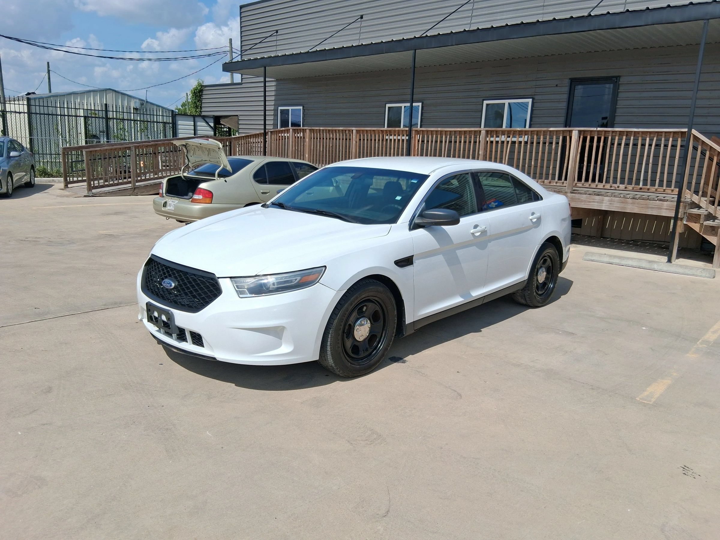Used 2017 Ford Taurus Police Interceptor w/ Trunk Upfit Package FWD image 1