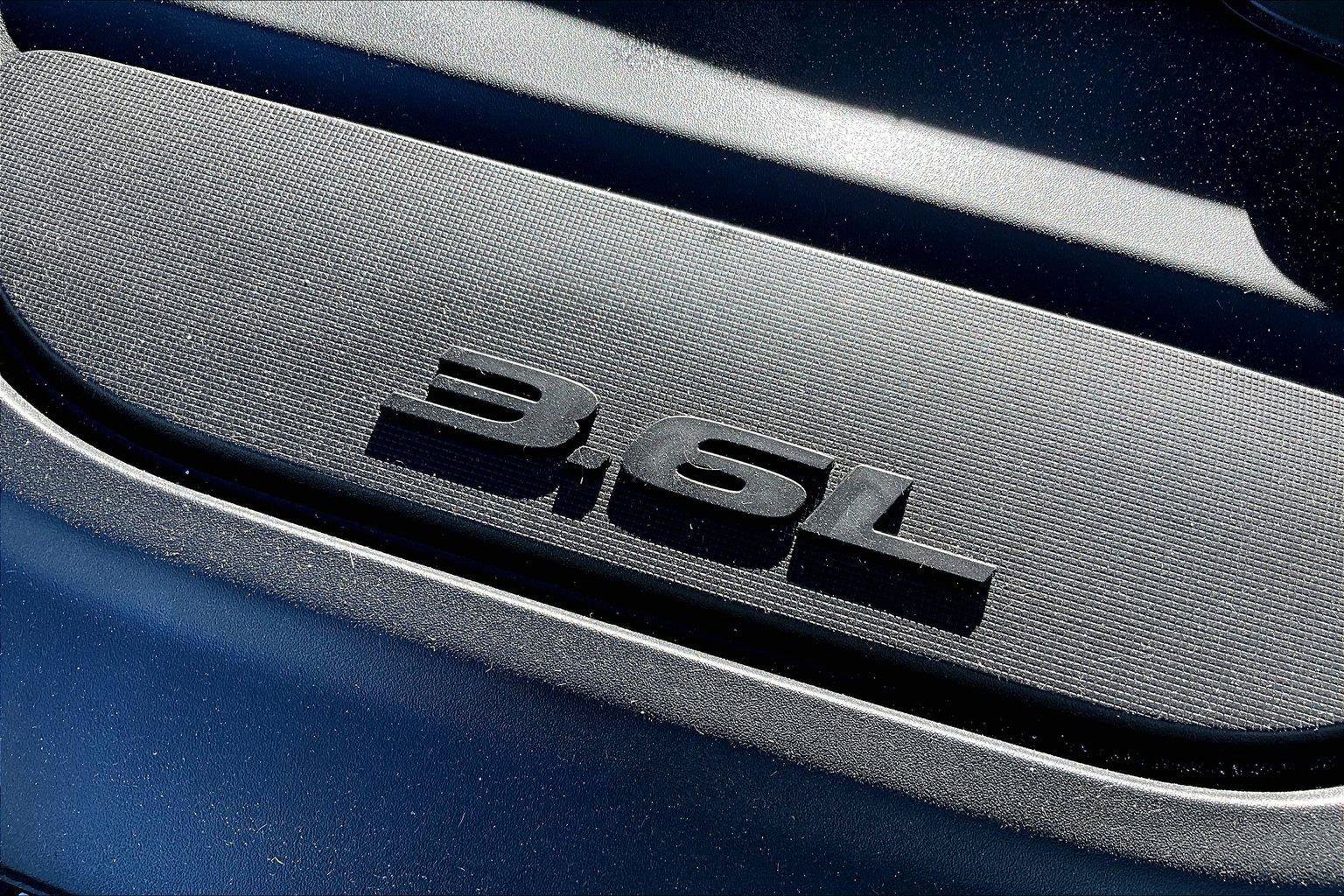 Used 2023 Chrysler Pacifica Touring-L AWD/4WD image 34