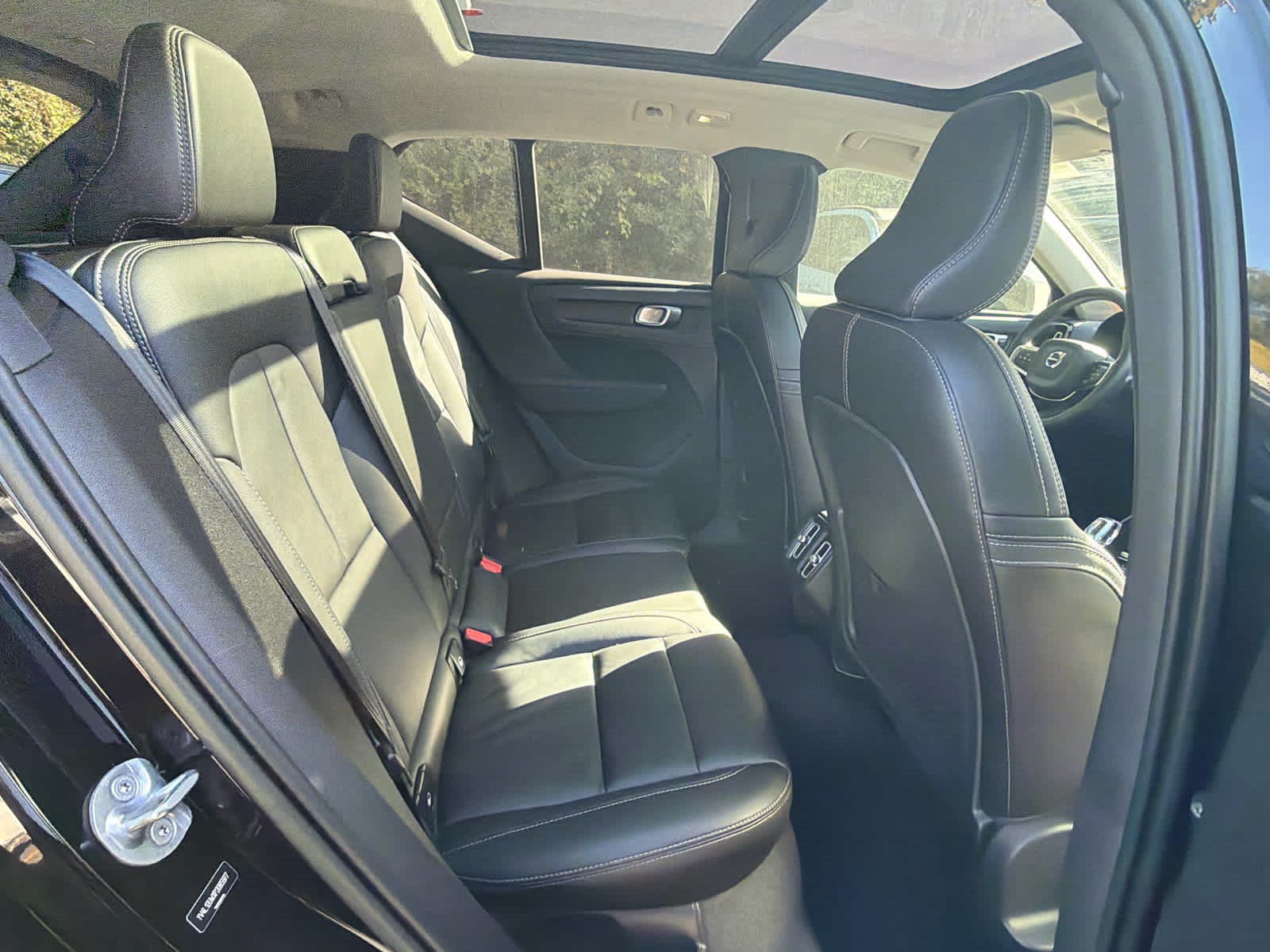 Used 2023 Volvo XC40 B5 Plus w/ Climate Package AWD/4WD image 20