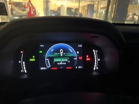 Used 2025 Toyota Camry SE image 26