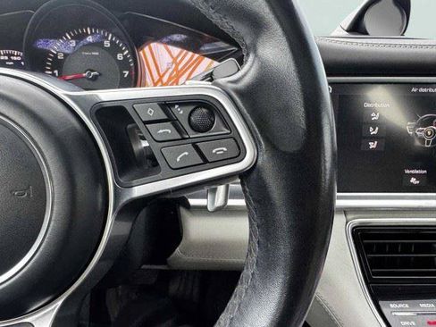 Used 2017 Porsche Panamera 4 AWD/4WD image 27