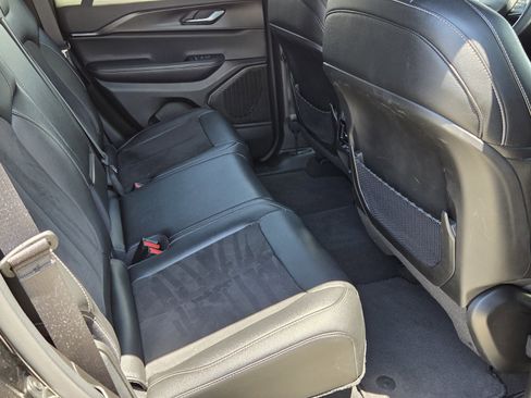 Used 2024 Jeep Grand Cherokee Altitude AWD/4WD image 10