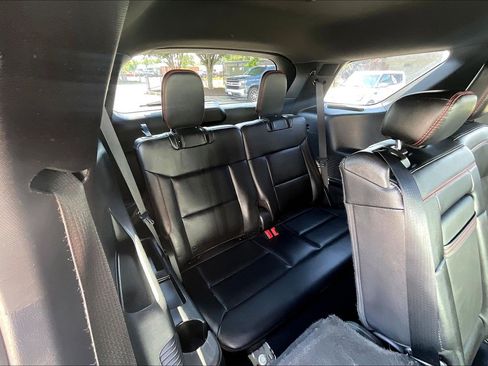 Used 2023 Ford Explorer ST-Line AWD/4WD image 32